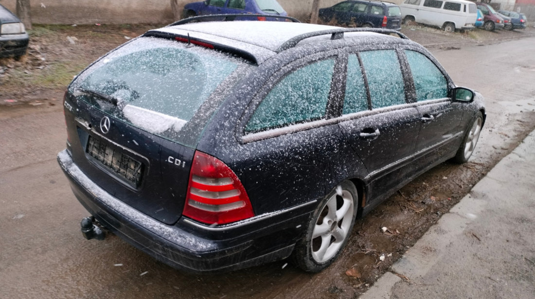 Dezmembrez Mercedes-Benz C-CLASS (W203) 2000 - 2007 C 270 CDI (203.216) OM 612.962 ( CP: 170, KW: 125, CCM: 2685 ) Motorina