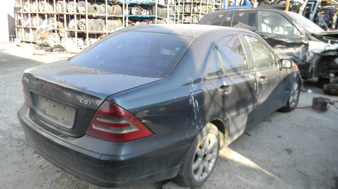 Dezmembrez Mercedes-Benz C-CLASS (W203) 2000 - 2007 C220 CDI (203.006) Motorina