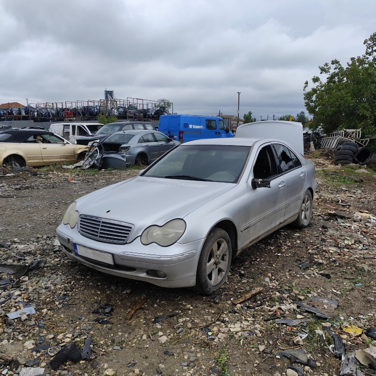 Dezmembrez Mercedes-Benz C-CLASS (W203) 2000 - 2007 C220 CDI (203.006) OM 611.962( CP: 143, KW: 105, CCM: 2148 ) Motorina