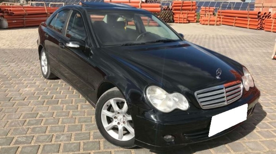 Dezmembrez Mercedes Benz C Class W203 C200 CDI, an fabr. 2006, FL