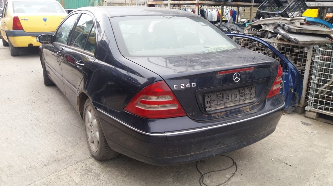 Dezmembrez Mercedes Benz C Class W203 C240 2.6i, an fabr. 2000