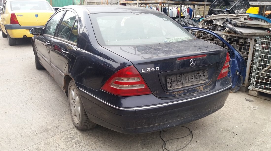 Dezmembrez Mercedes Benz C Class W203 C240 2.6i, an fabr. 2000