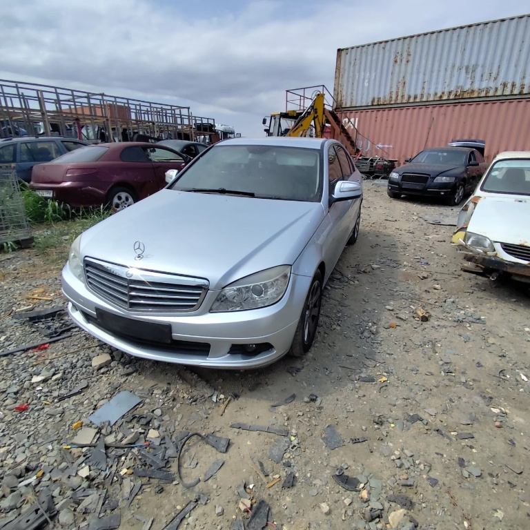 Dezmembrez Mercedes-Benz C-CLASS (W204) 