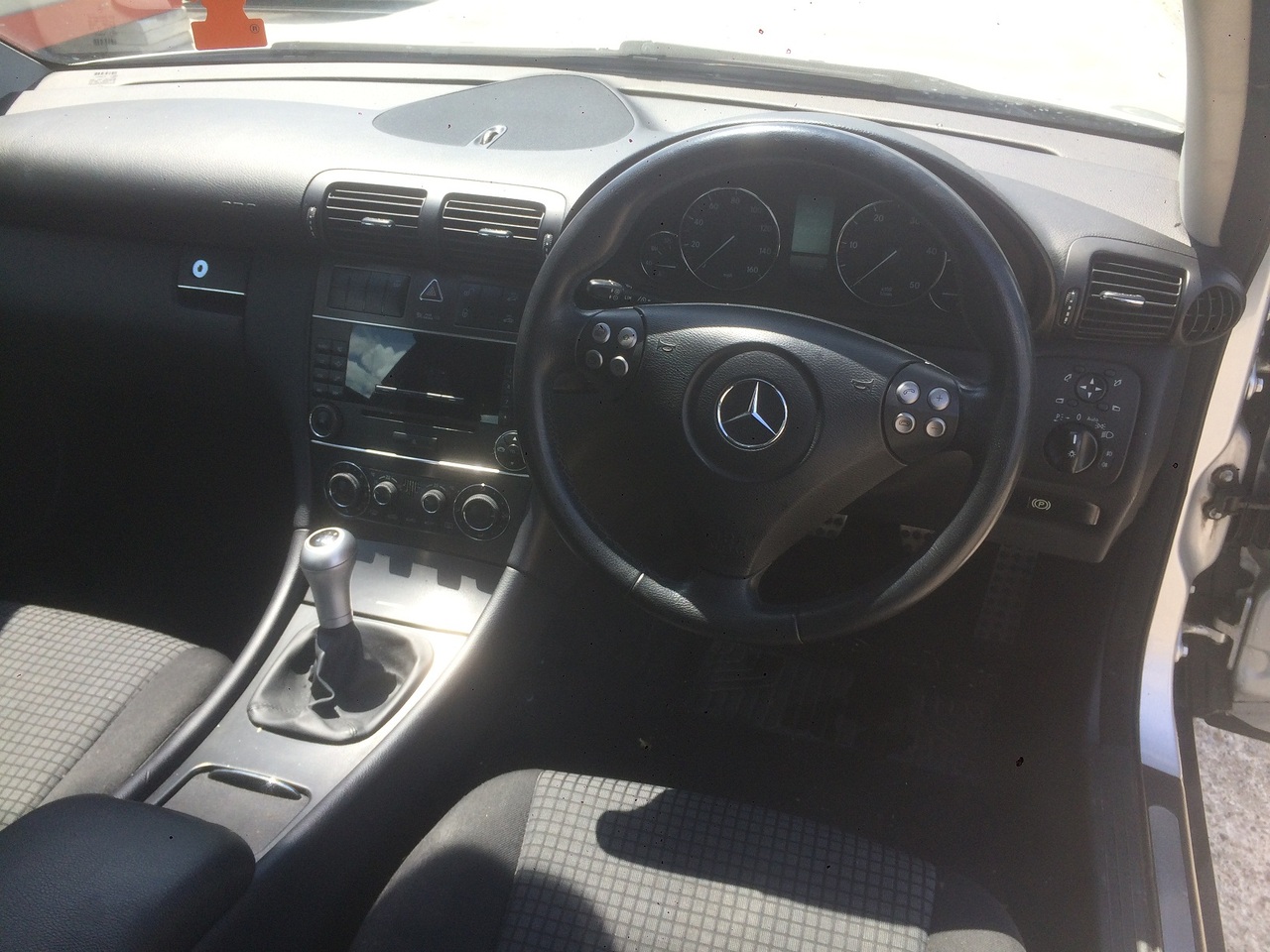 Dezmembrez Mercedes-Benz C200 coupe 2.2 cdi
