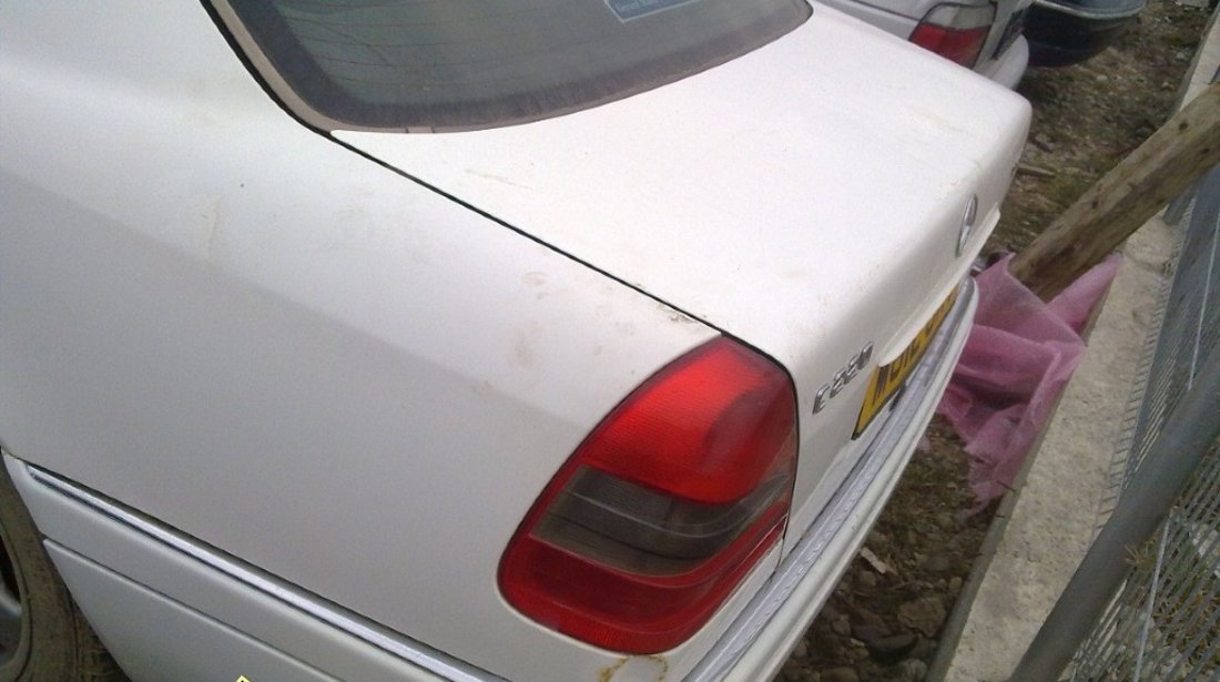DEZMEMBREZ MERCEDES BENZ C220 D AN 1995
