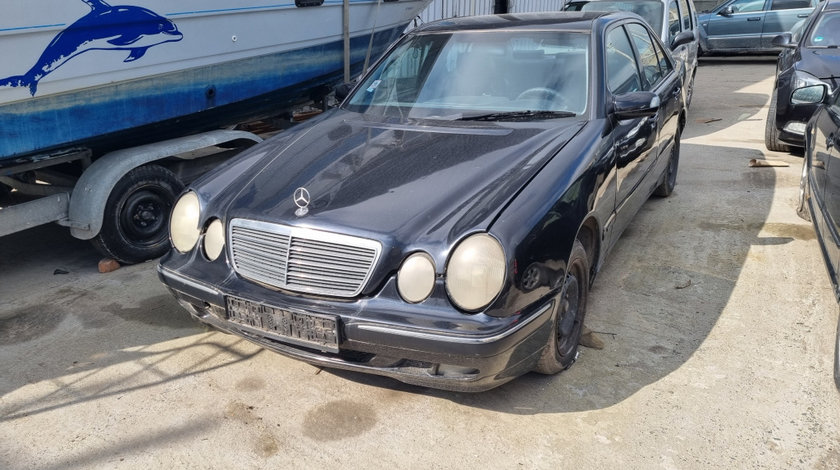 Dezmembrez Mercedes-Benz E-CLASS (W210) 1995 - 2003 E 200 CDI (210.007) Motorina