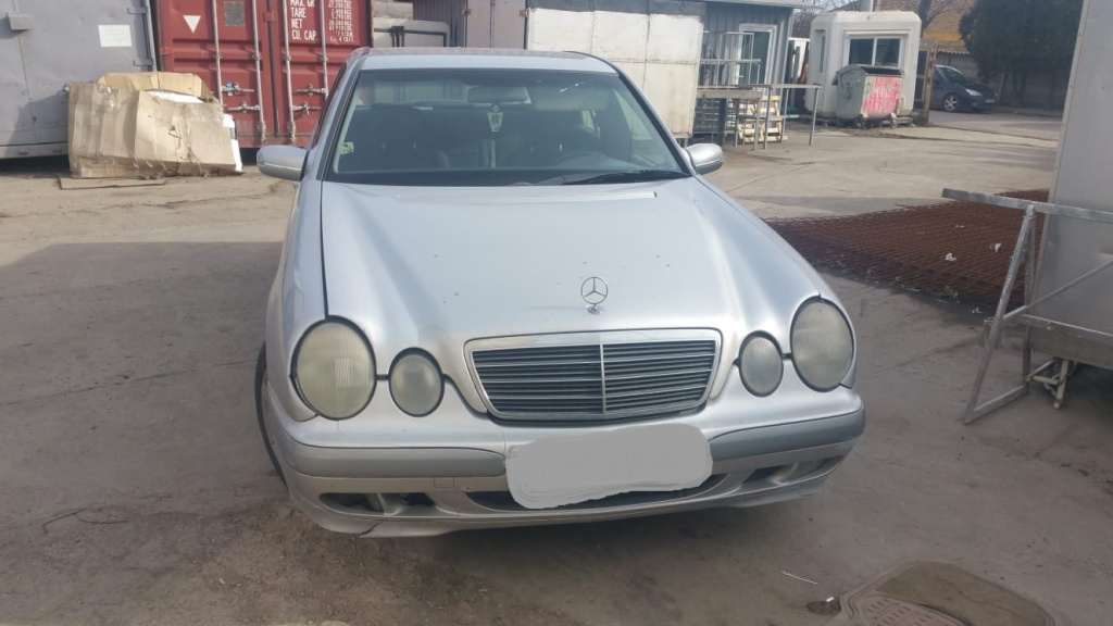 Dezmembrez Mercedes-Benz E-CLASS (W210) 1995 - 2003 E 220 CDI Motorina