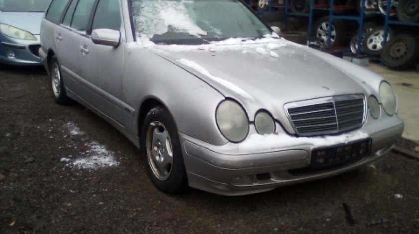 Dezmembrez Mercedes-Benz E-Class W210, an 2000, motorizare E 220 CDI
