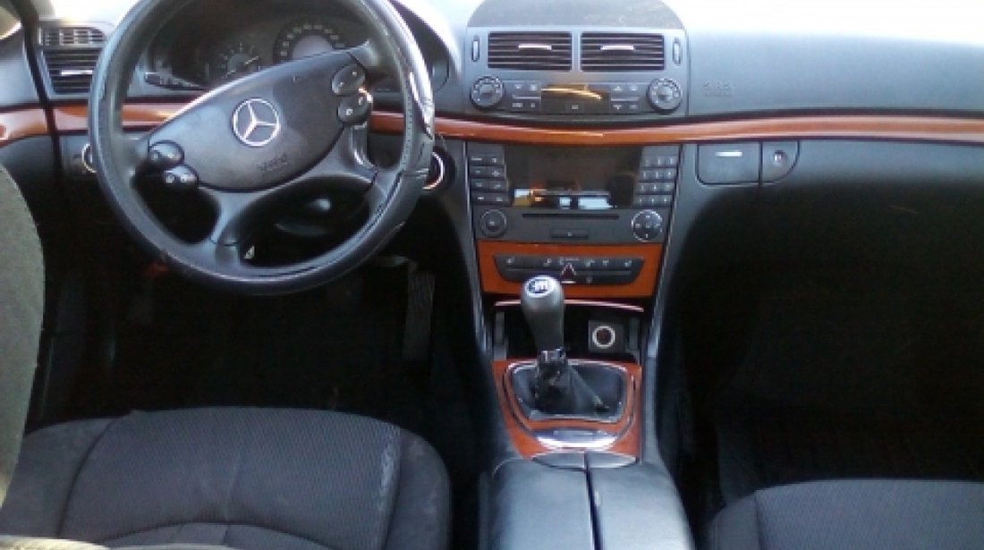 Dezmembrez Mercedes-Benz E-Class W211, an 2007, motorizare E 220 CDI