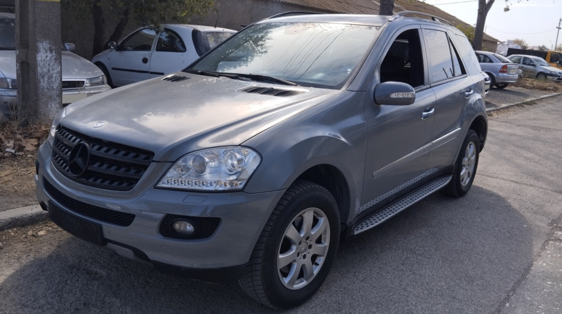 Dezmembrez Mercedes-Benz ML / M-CLASS (W164) 2005 - Prezent ML 320 CDI 4-matic (164.122) OM 642.940 ( CP: 224, KW: 165, CCM: 2987 ) Motorina