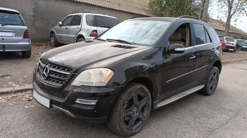 Dezmembrez Mercedes-Benz ML / M-CLASS (W164) 2005 - Prezent ML 420 CDI 4-matic (164.128) OM 629.912 ( CP: 306, KW: 225, CCM: 3996 ) Motorina