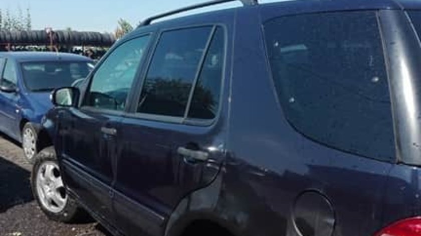 Dezmembrez Mercedes Benz ML W163 2.2cdi anul 2002