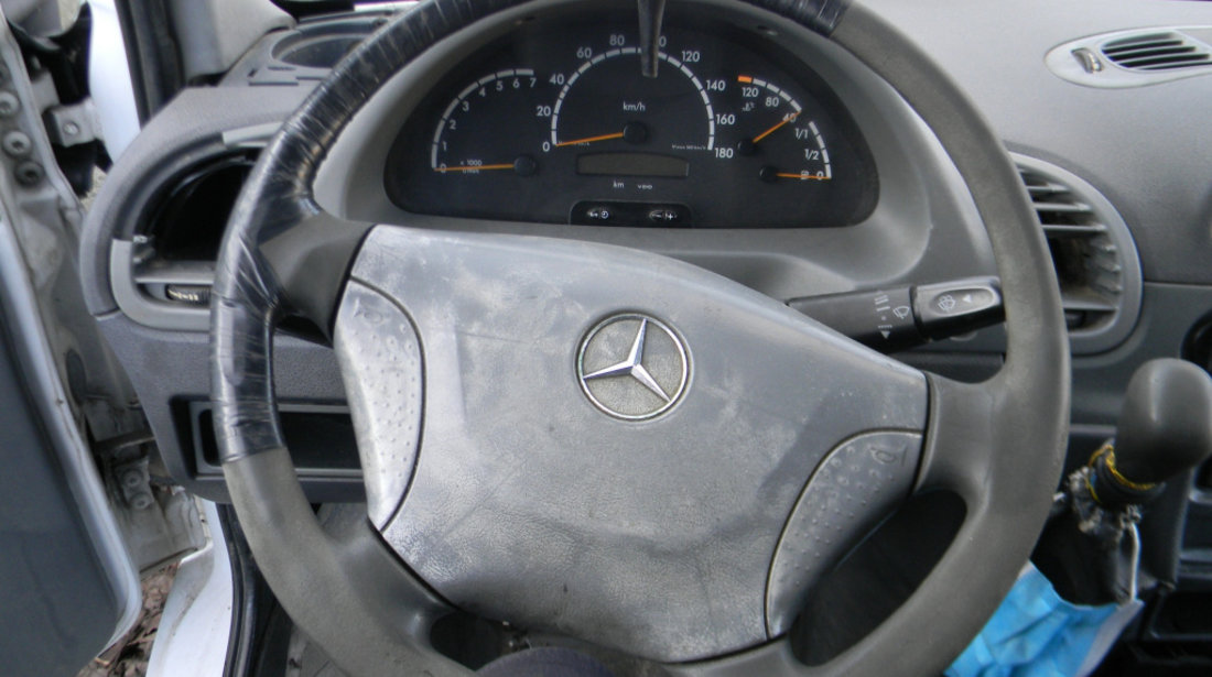 Dezmembrez Mercedes-Benz SPRINTER (W903) 1995 - 2006 208 CDI OM 611.987 ( CP: 82, KW: 60, CCM: 2148 ) Motorina