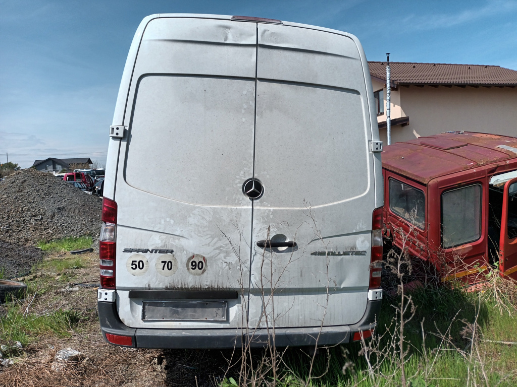 Dezmembrez Mercedes-Benz SPRINTER (W906) 2006 - 2018 419 CDI (906.153, 906.155, 906.253, 906.255) OM 642.896 ( CP: 190, KW: 140, CCM: 2987 ) Motorina