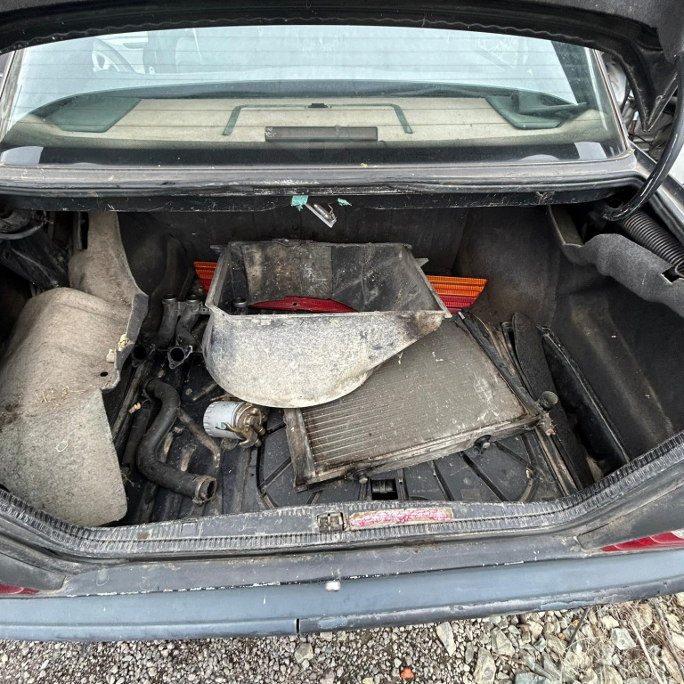 Dezmembrez Mercedes-Benz W124 1993 - 1995 E 200 D (124.120) OM 601.912( CP: 75, KW: 55, CCM: 1997 ) Motorina