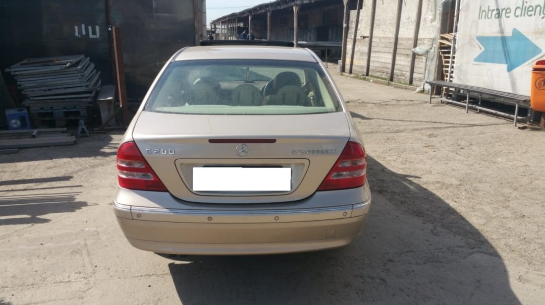 Dezmembrez Mercedes Benz W203 C200 Kompressor FL, an fabr. 2005, 1.8i