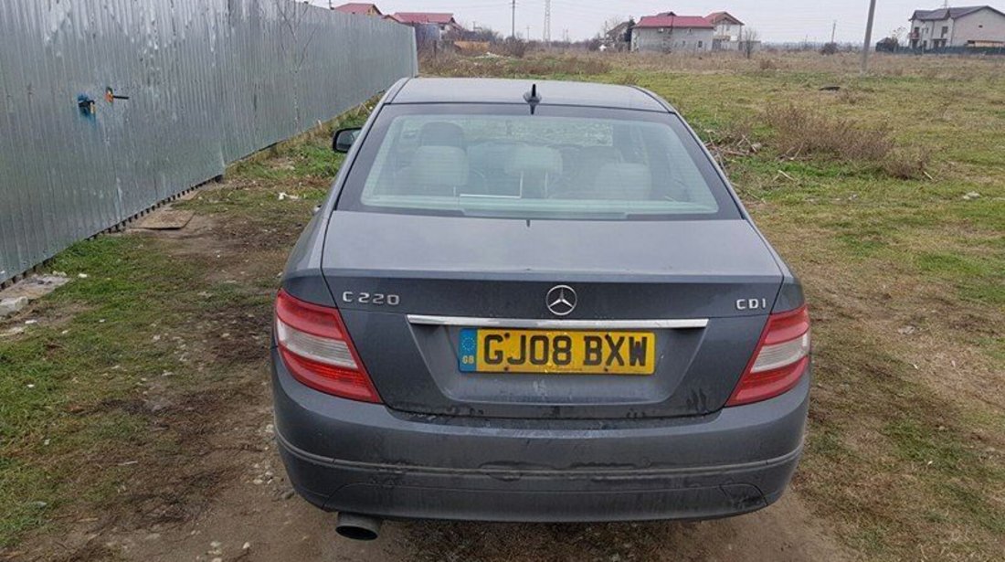 Dezmembrez mercedes benz w204 c220 cdi din 2008