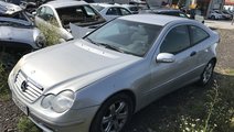 Dezmembrez Mercedes C 200 coupe W203 2002