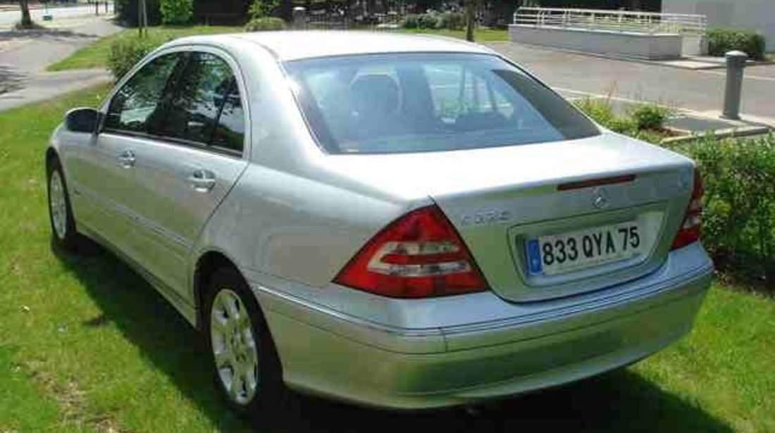 Dezmembrez Mercedes C 220 an 2006 euro 4