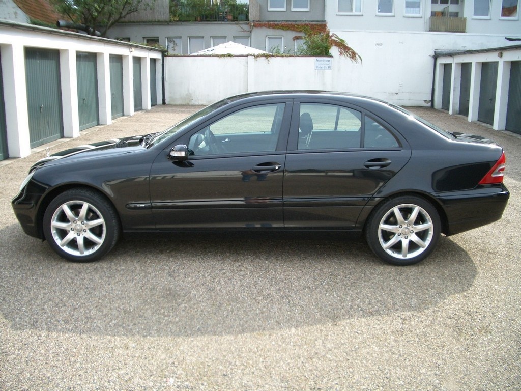 Dezmembrez mercedes c 270 2002 c class