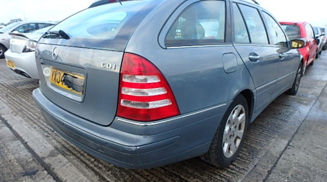 Dezmembrez mercedes c 270cdi w203