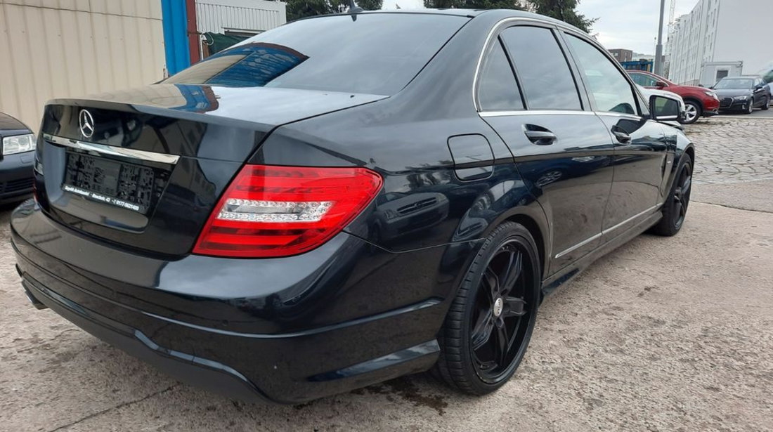 Dezmembrez Mercedes C-Class 2.2 CDI sedan cod motor OM651 136 cp / 100 KW transmisie automata an de fabricati