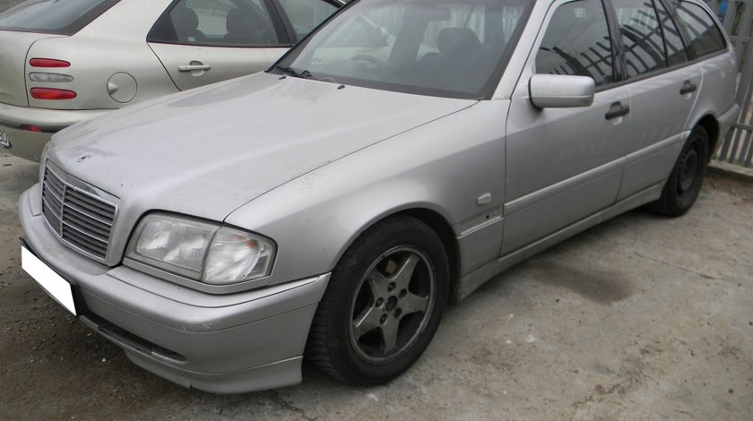 Dezmembrez Mercedes C Class W202 2.2D 1998