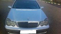 Dezmembrez mercedes c class w203 2.2d