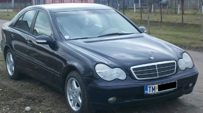 Dezmembrez Mercedes C Class w203 an 2002 motor 2000 benzina