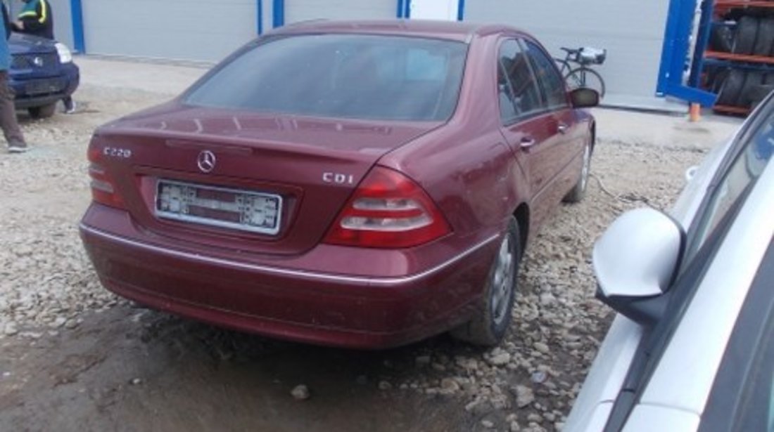 Dezmembrez Mercedes  C-class W203 ,an 2003