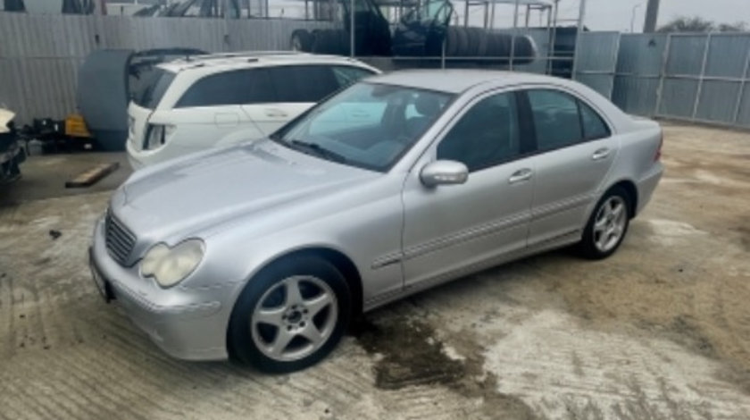 Dezmembrez Mercedes c class w203 , benzina