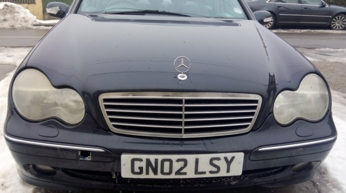 Dezmembrez mercedes c class w203