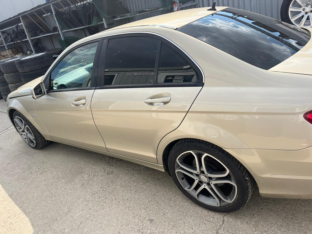 Dezmembrez Mercedes c class w204 Facelift motor 2.2 cod 651