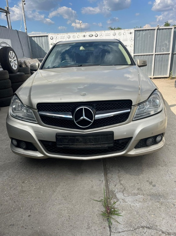 Dezmembrez Mercedes c class w204 Facelift motor 2.2 cod 651