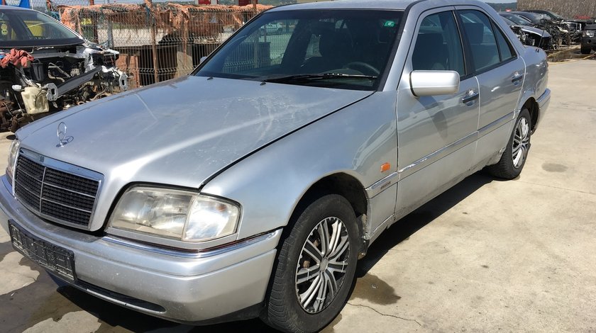 Dezmembrez Mercedes C-class