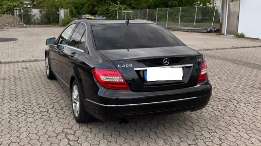 Dezmembrez Mercedes C-Klass W204 2.2 CDI 170Cp / 125 kW , cod motor OM651911 , an 2013