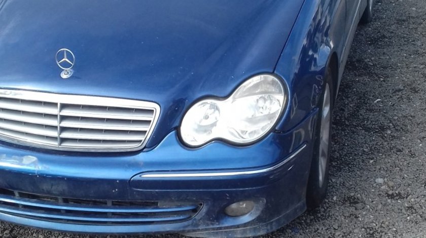 Dezmembrez Mercedes C W203 facelift 2.2 automat