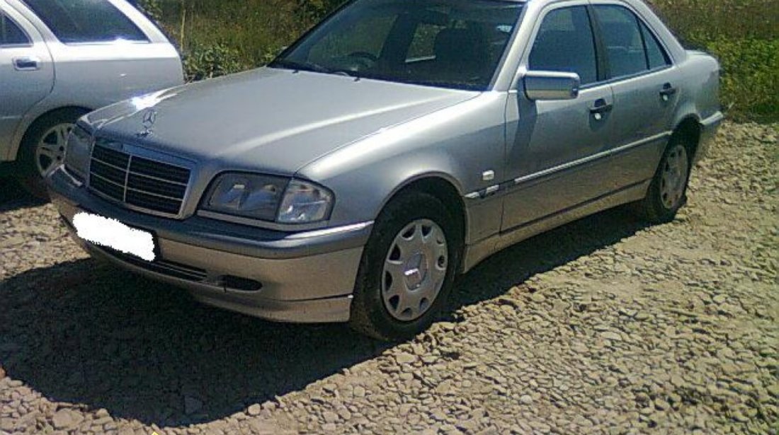 Dezmembrez Mercedes C180 W202