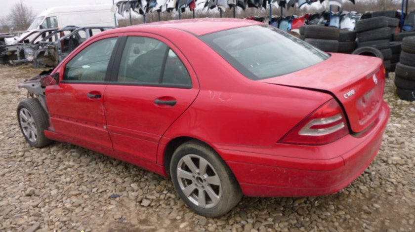Dezmembrez Mercedes C180 W203