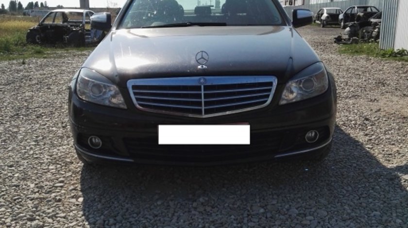 Dezmembrez Mercedes C180 W204 an 2011 motor 1.8 benzina 271.952