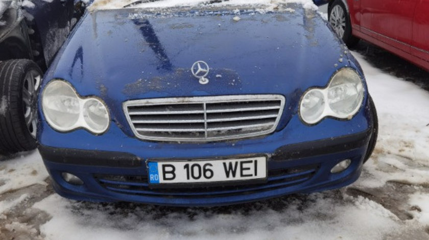 Dezmembrez Mercedes C200 cdi w203 facelift