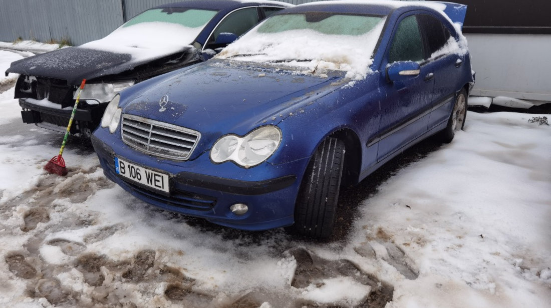 Dezmembrez Mercedes C200 cdi w203 facelift