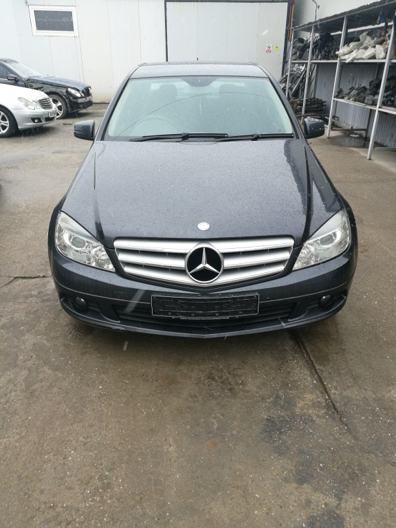Dezmembrez Mercedes C220 cdi euro 5 w204 651913