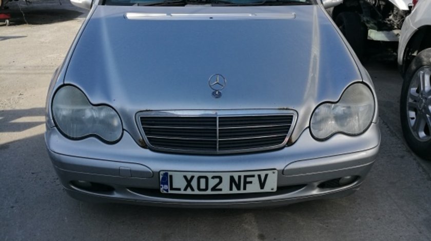 Dezmembrez Mercedes c220 cdi w203