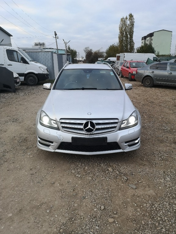 Dezmembrez Mercedes c220 cdi w204 break amg facelift