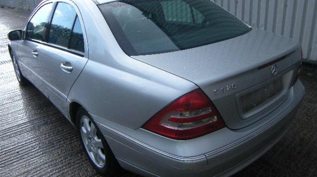 Dezmembrez Mercedes C220, orice piesa!