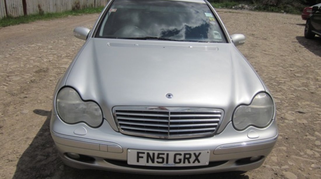 Dezmembrez Mercedes C220 S203