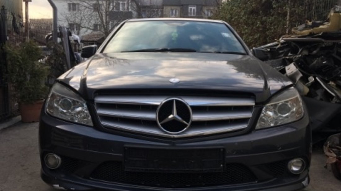 Dezmembrez Mercedes C220 w204 2007