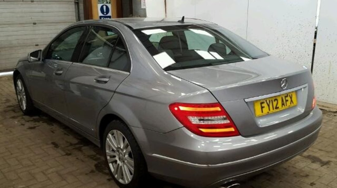 Dezmembrez Mercedes C220d 2012