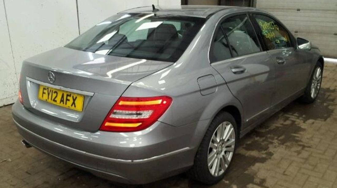 Dezmembrez Mercedes C220d 2012